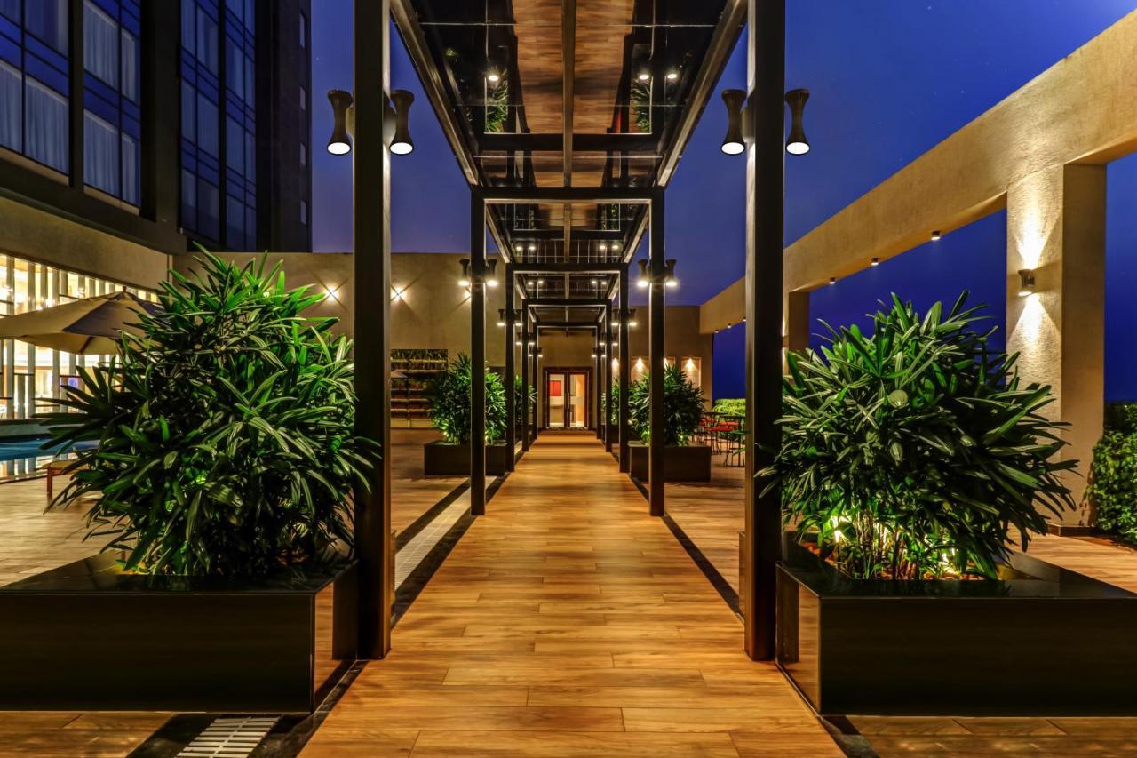 Lemon Tree Premier, Bhubaneswar Hotel Exterior photo